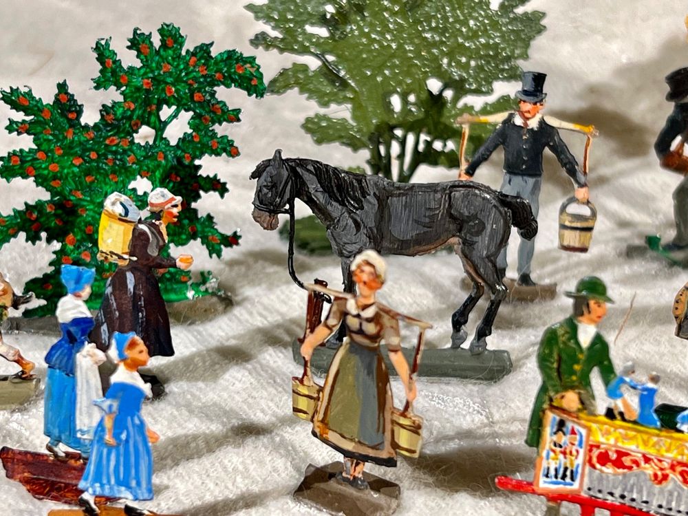 Lot De 25 Figurines Anciennes En étain Pour Collection