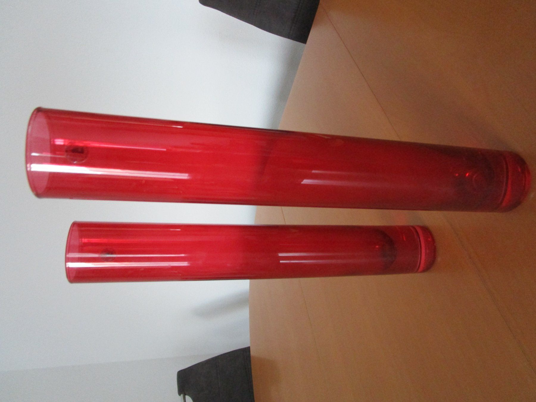 Ikea Vasi & Recipienti: 2 Glasvasen, schmal, handmade, rot – Usato da Ursenbach venduto da Trasse 6