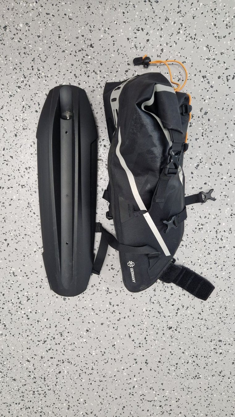 Sacs: SKS Explorer EXP Saddlebag mit Spritzschutz 13L – D'occasion à Walenstadt par jan_dcn2 1