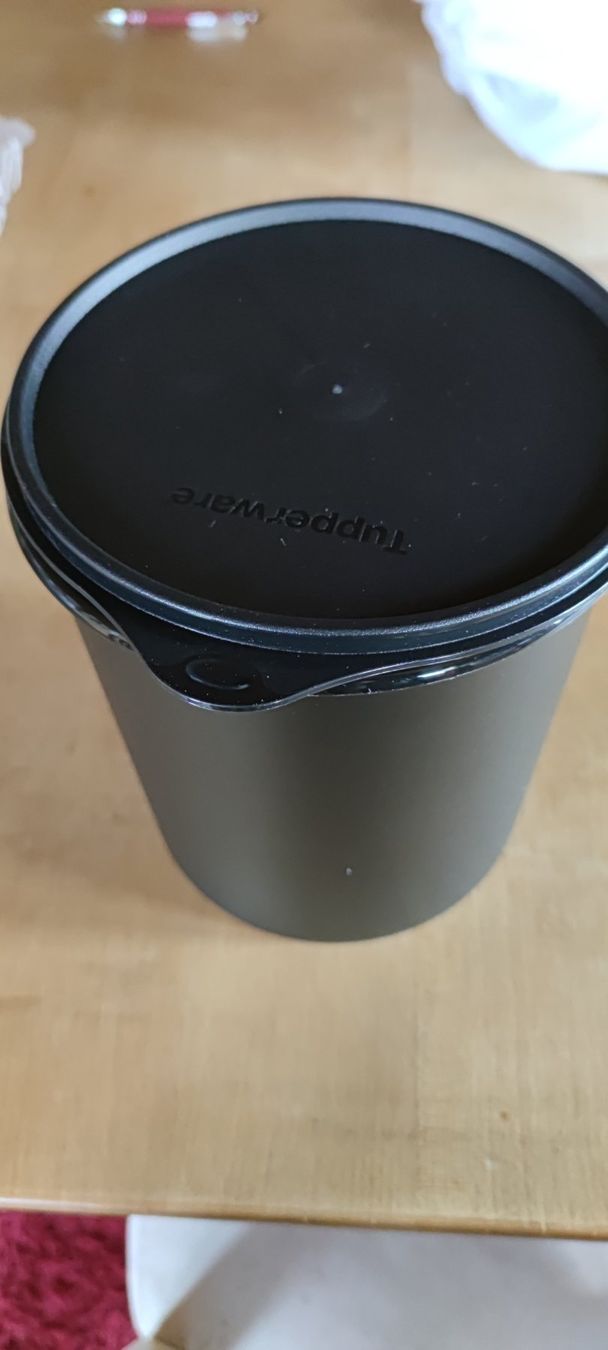 Tupper Kaffeedose für Kaffeepulver und Filtertüten 3.7 LT. (Neu und originalverpackt) in Schweizersholz für CHF 20 – mit Lieferung auf Ricardo kaufen