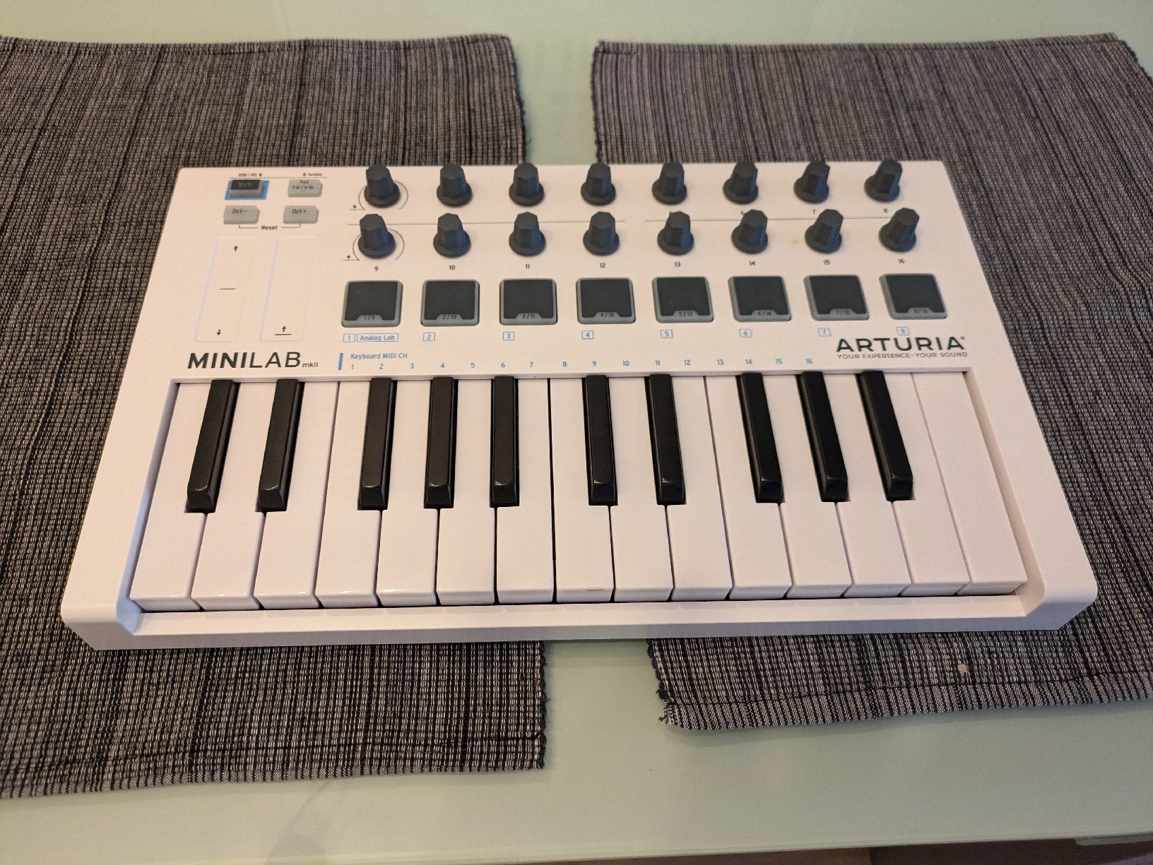 Arturia Musikinstrumente: Arturia Minilab MKII MIDI-Keyboard Controller – Gebraucht aus Aarau von  4
