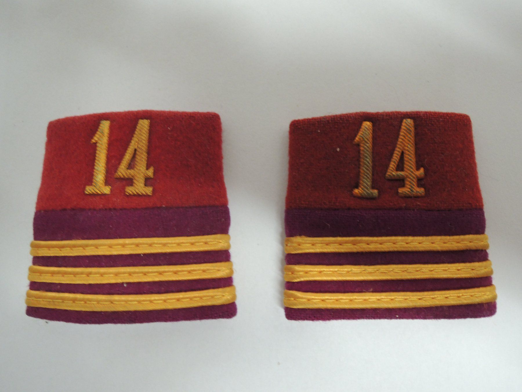 Schweizer Armee Uniformi: Schweizer Armee Militär Batten – Usato da Uznach venduto da Othmar52