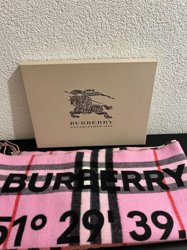 Burberry Foulard & Sciarpe: Echarpe Burberry édition spécial Limitée Horse Ferry – Nuovo e nell'imballaggio originale da Ecublens VD venduto da mar_qw6r 5