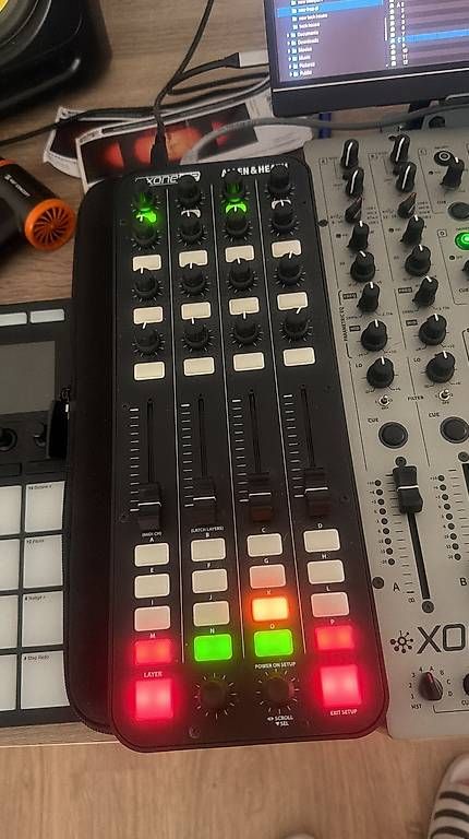 Instruments de musique: Vendo controller midi K2 – D'occasion à Cadenazzo par mic_hxb7