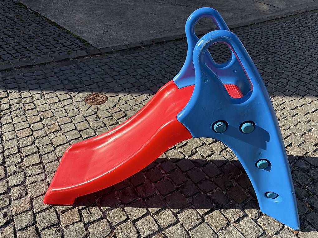 Scivoli: Lässige BIG Fun Slide Rutsche – Usato da Bülach venduto da pianistaf 1