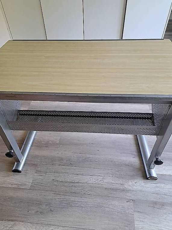 Scrivanie: Pult / Schreibtisch, 118x78cm – Usato da Oberflachs venduto da sylviepe 2