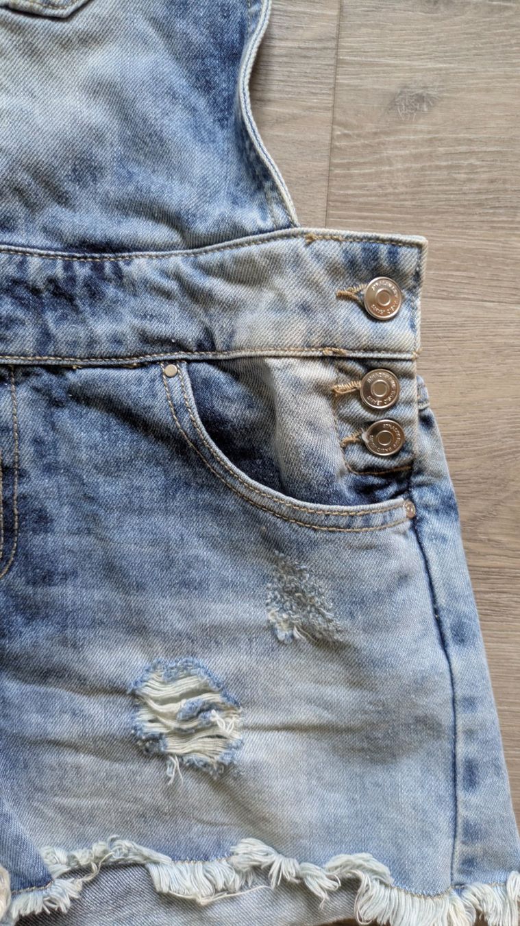 Stradivarius Tute: Combi short jean Stradivarius – Usato da Orsieres venduto da IndianaJones50a 4