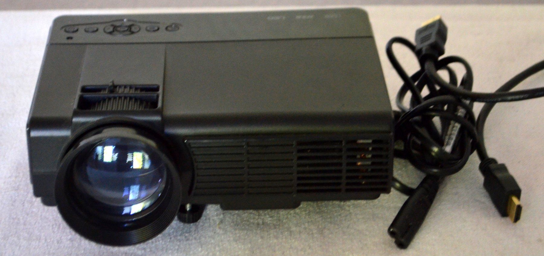Videoprojektoren: Mini LED Q5 Beamer / projecteur – Gebraucht aus Collonges von arashee 1