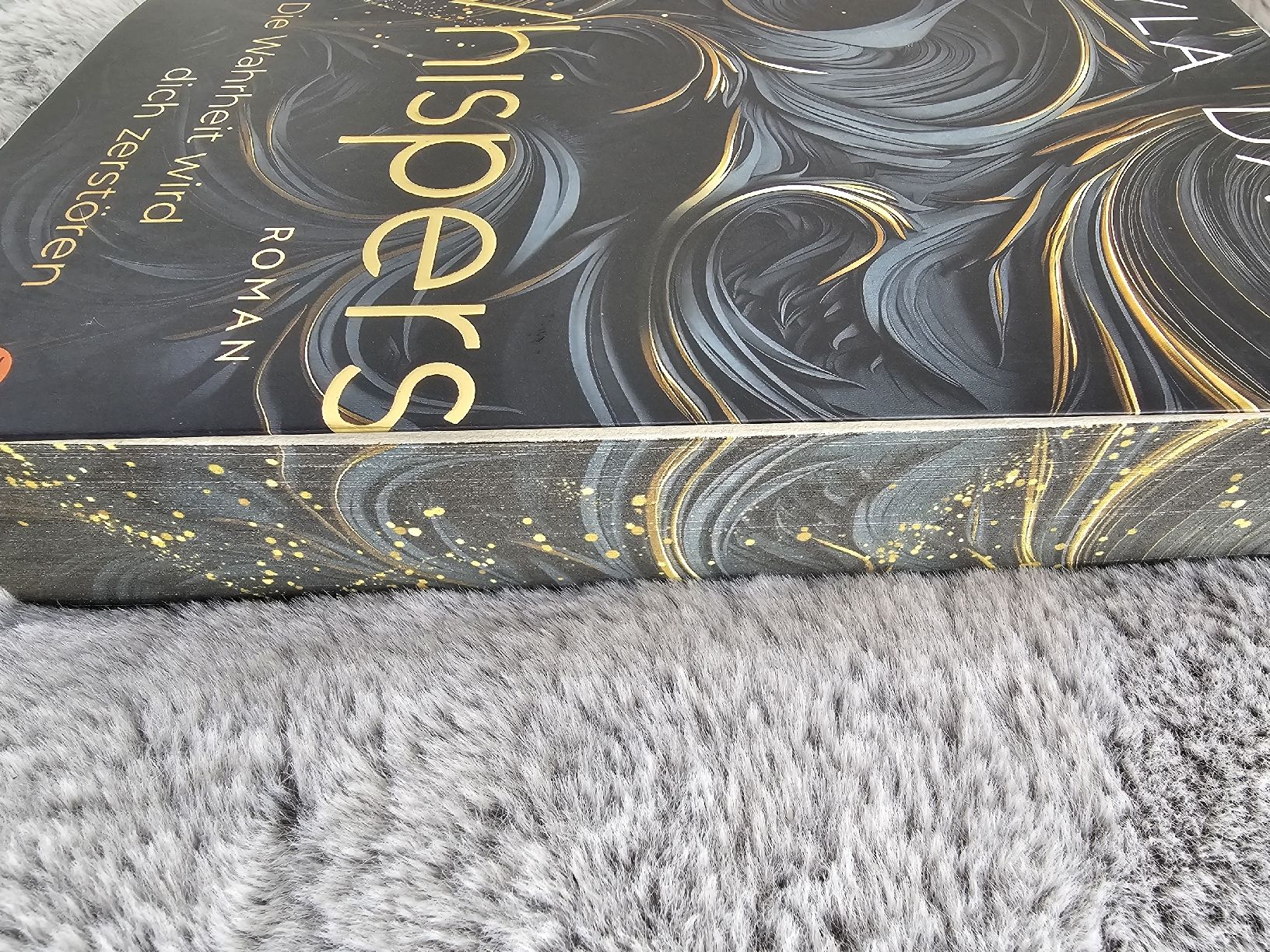 Bücher: whispers - ayla dade – Gebraucht aus Bätterkinden von Pescelino 1