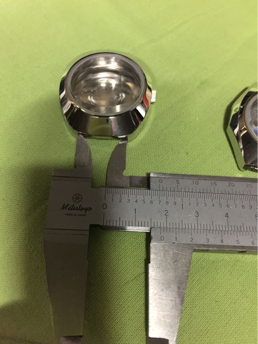 Orologi: Boîtes de montres – Nuovo (secondo la descrizione) da le locle venduto da fajoca 1