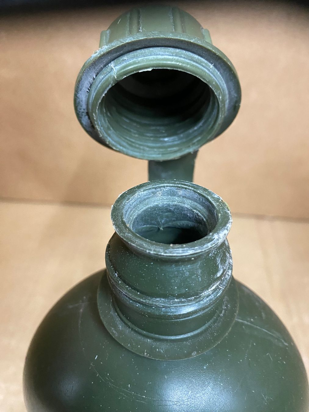 Attrezzatura & Pezzi di ricambio: Plastik Militärflasche gebraucht – Usato da Eschlikon TG venduto da 1.- 5