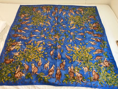 XXL Seide Silk Foulard Schal Scarf Kangaroo Motif