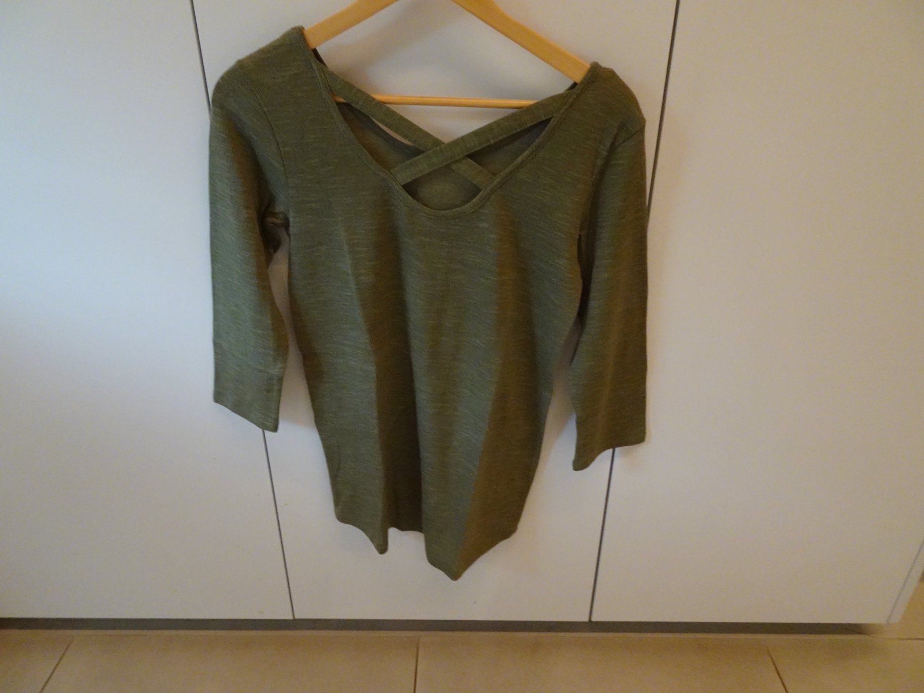 Maglioni & Felpe: Feinstrick Pulli Olivgrün Gr. XS/S - 260230 – Usato da Küssnacht am Rigi venduto da Good4Deckeli 1