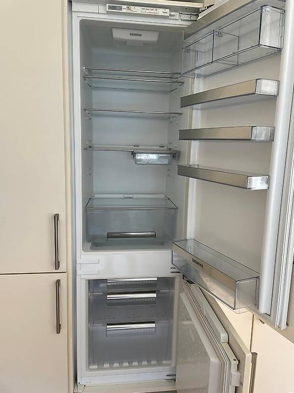 Cucine complete: Cuisine complète avec îlot central blanc état neuf – Usato da Genève venduto da EmmanuelD 3