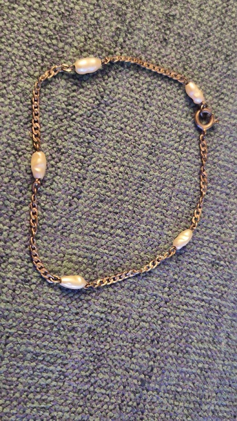 Armbänder & -reifen: Silbernes Armband mit Süsswasser-Perlen – Gebraucht aus Oberengstringen von Asteroid56