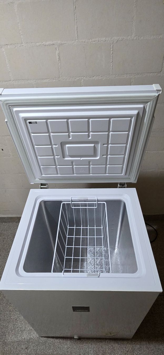 Zanussi Congélateurs: Horgen Gefriertruhe – D'occasion à Horgen par marha1111