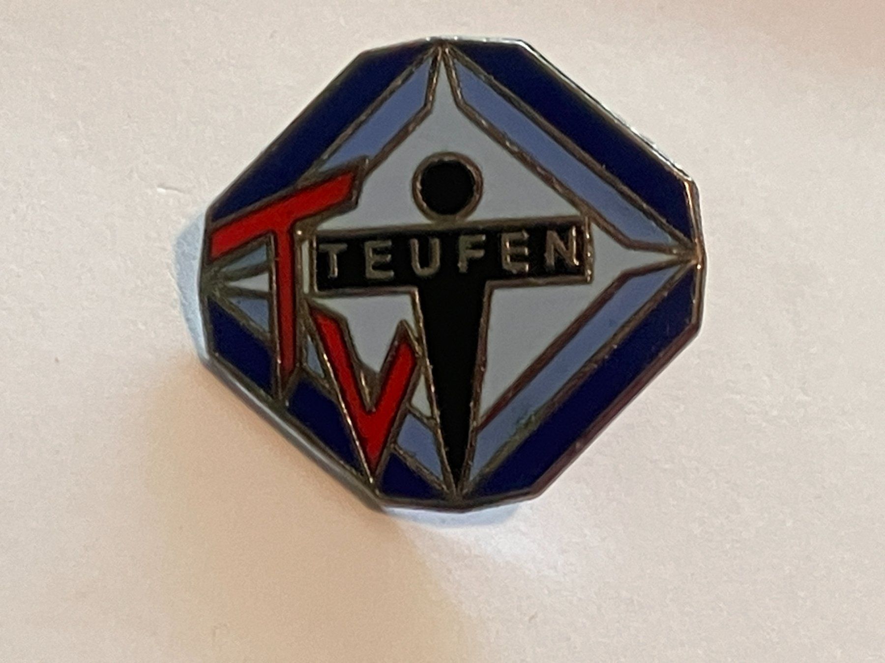 Placchette & Badge: 1 Pin TV Teufen – Usato da Basel venduto da djwwpp