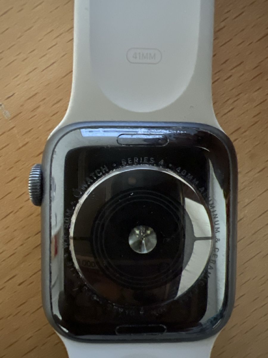 Apple Smartwatch: Apple Watch Serie 4 LTE mit Glasbruch – Difettoso da windisch venduto da meisterkingremo 1
