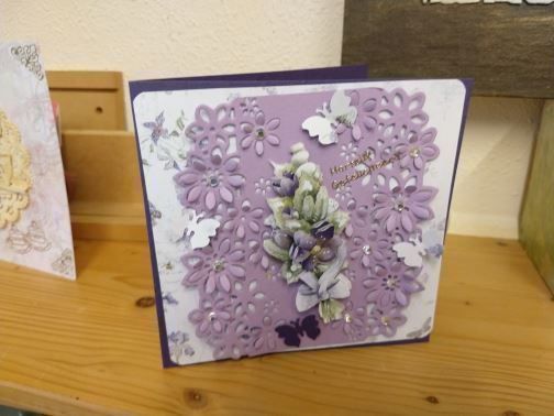 Schablonen: BLUMEN BORDÜRE STANZSCHABLONE – Neu und originalverpackt aus Affoltern am Albis von scrapbooking 3