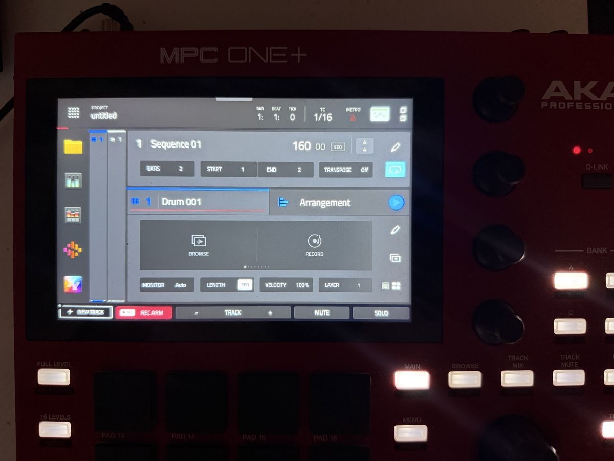Akai Strumenti musicali: AKAI MPC ONE+ Sampler MIDI Controller guter Zustand – Usato da Basel venduto da le0003 2