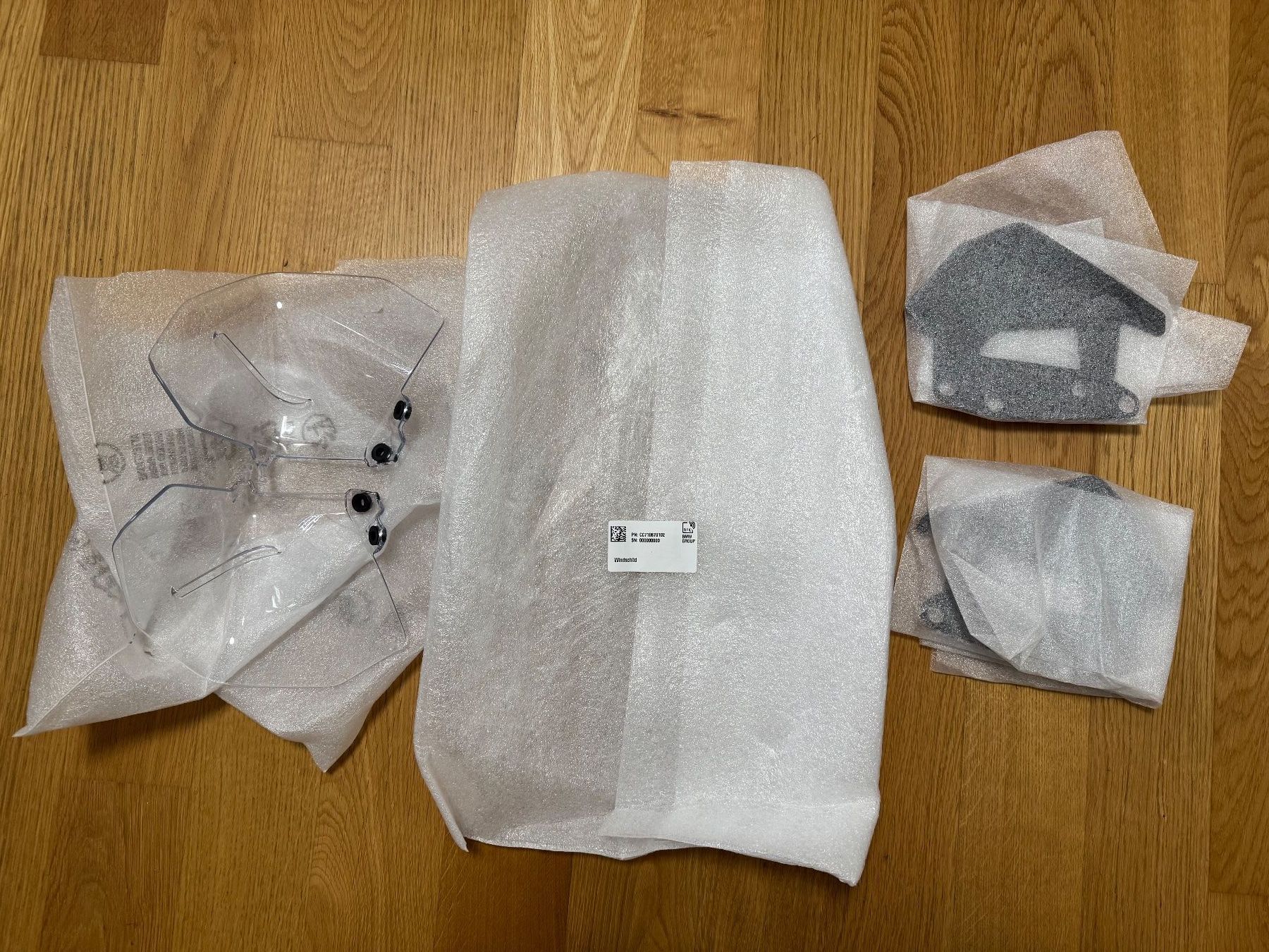 BMW Toutes les pièces détachées moto: Original Windschild & Windabweiser BMW R 1300 GS – Neuf avec emballage d'origine à Root par Columcille