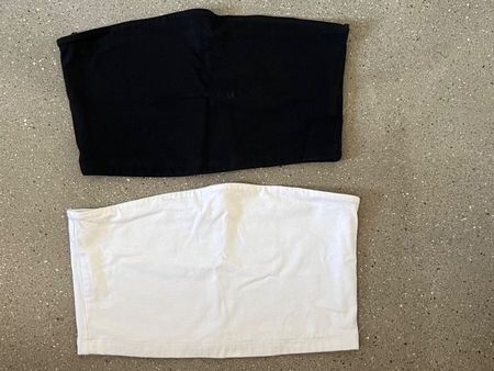 2 Bandeau Tops schwarz und weiss in gutem Zustand