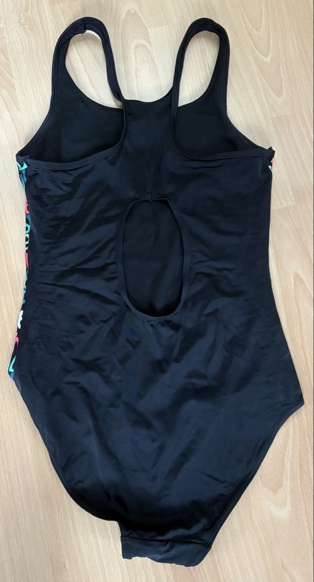 Costumi da bagno & Bikini: Badeanzug Gr. 170/176, nagelneu – Nuovo e nell'imballaggio originale da Hünenberg See venduto da spartakus02 1
