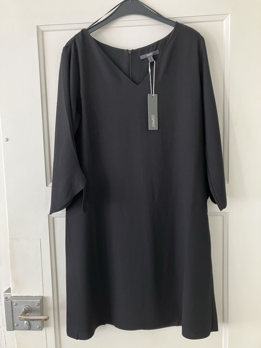 Esprit Vestiti: Schönes schwarzes Kleid ESPRIT Gr. 40 NEU – Nuovo e nell'imballaggio originale da Dübendorf venduto da katide