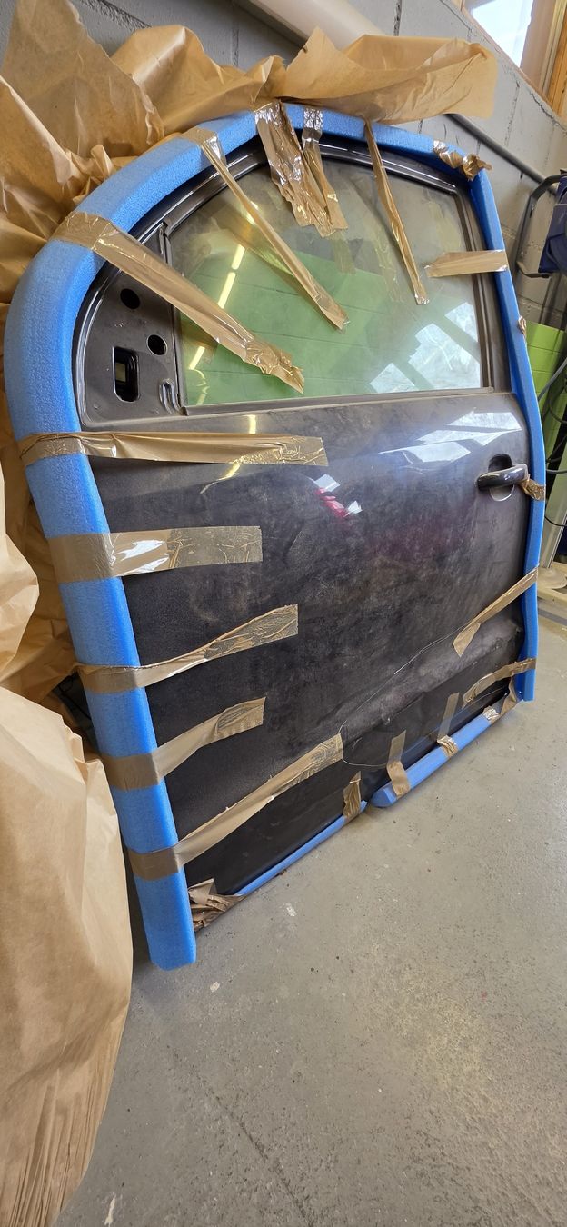 VW Tutti pezzi di ricambio auto: VW Amarok Türe – Usato da Zwischenflüh venduto da rom_67kn