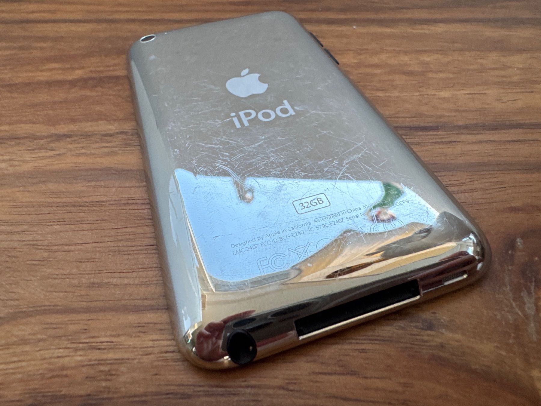 Apple Tragbarer Mediaplayer: iPod touch 4G 32GB – Gebraucht aus St. Gallen von hae_6rmh 6