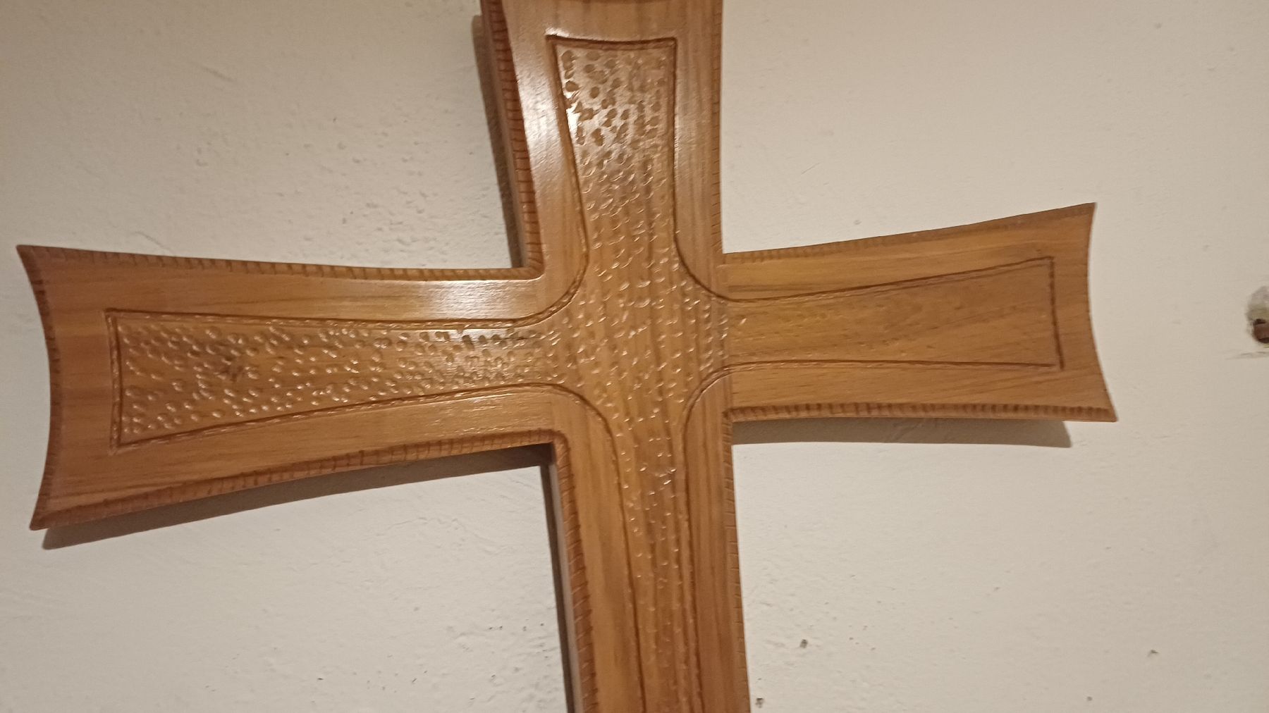 Articoli in legno: Grosses Holzkreuz – Usato da Flawil venduto da Naphtali 4