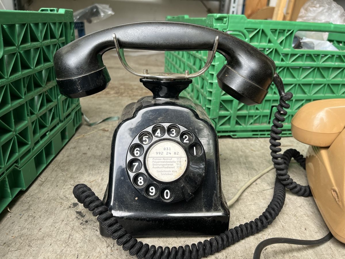Telefone: 2 Vintage Antike Telefone  – Gebraucht aus Bern von fotolog111 2