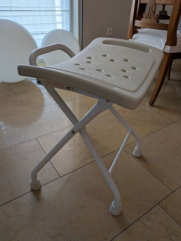 Hocker: Duschhocker für Senioren – Gebraucht aus Zürich von McFlurry49