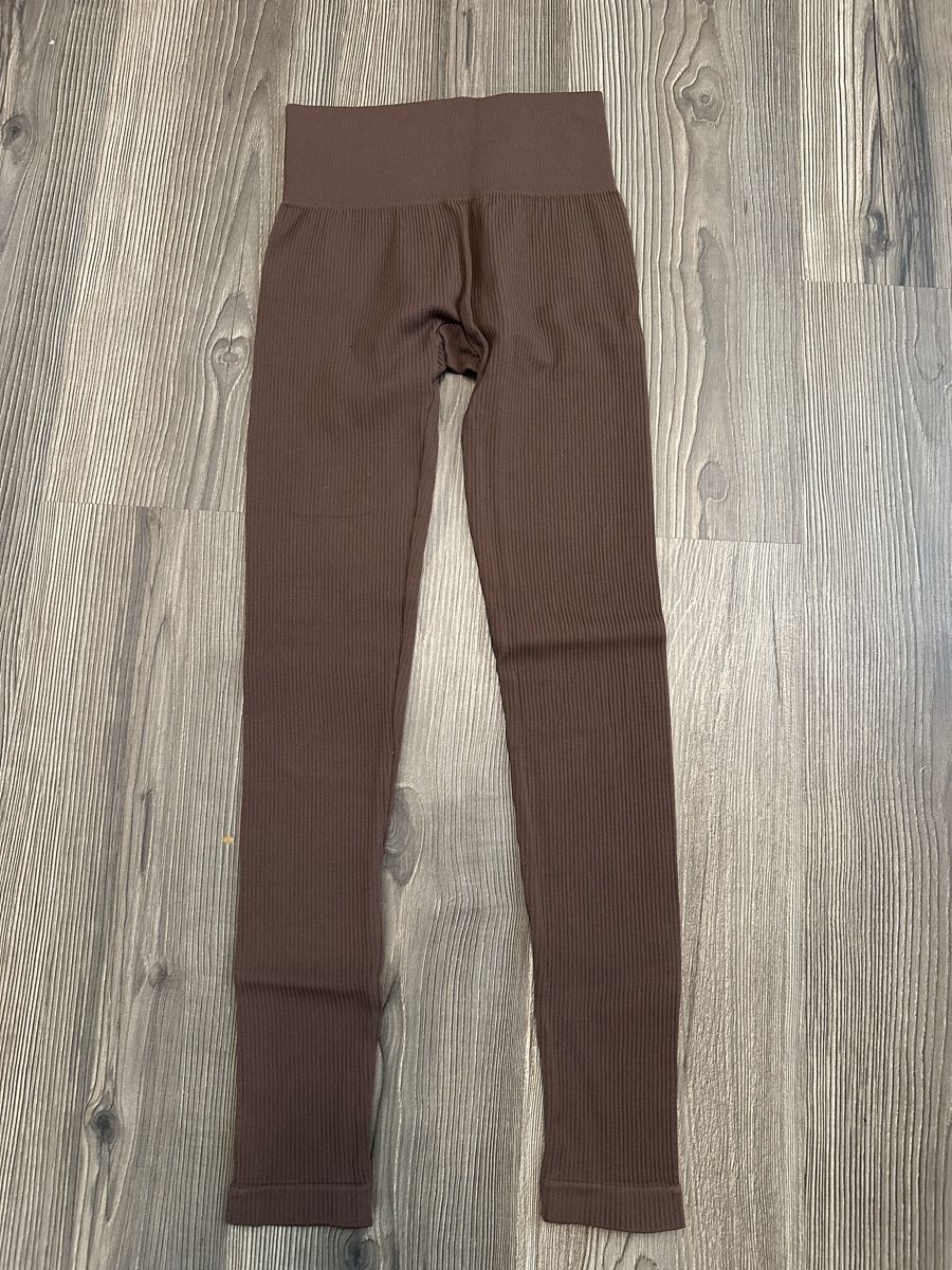 Pull&Bear Leggings: Leggings gerippt, Gr. XS braun  – Usato da Schaanwald venduto da ael248