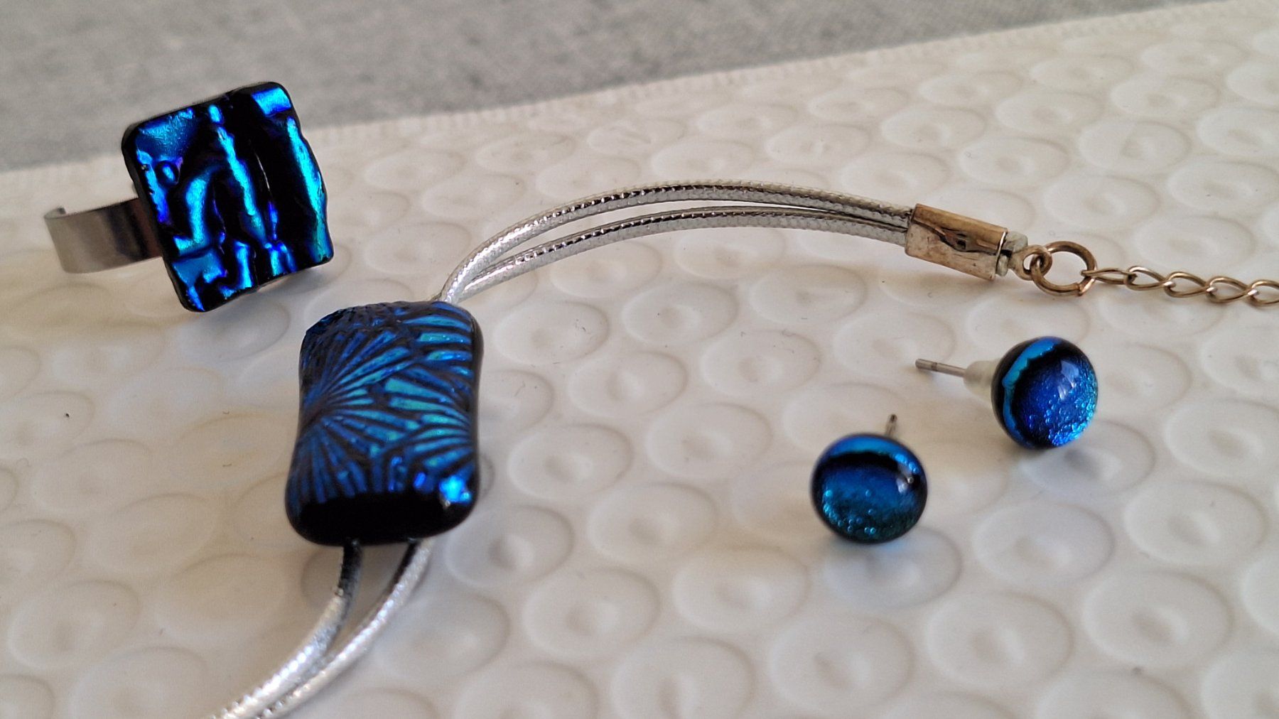 Altri gioielli: Schöner Schmuck, Freya Design, Dichroic Glas, Blau – Nuovo (secondo la descrizione) da Weinfelden venduto da Yenas10 1