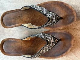 Zehentrenner Sandalen mit Strasssteine von Inblu Gr. 39