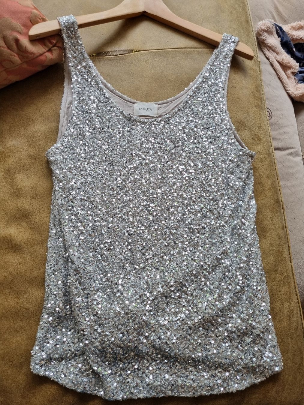 Tops: Mikuta Paillettentop – Neu (gemäss Beschreibung) aus Witterswil von Katja...