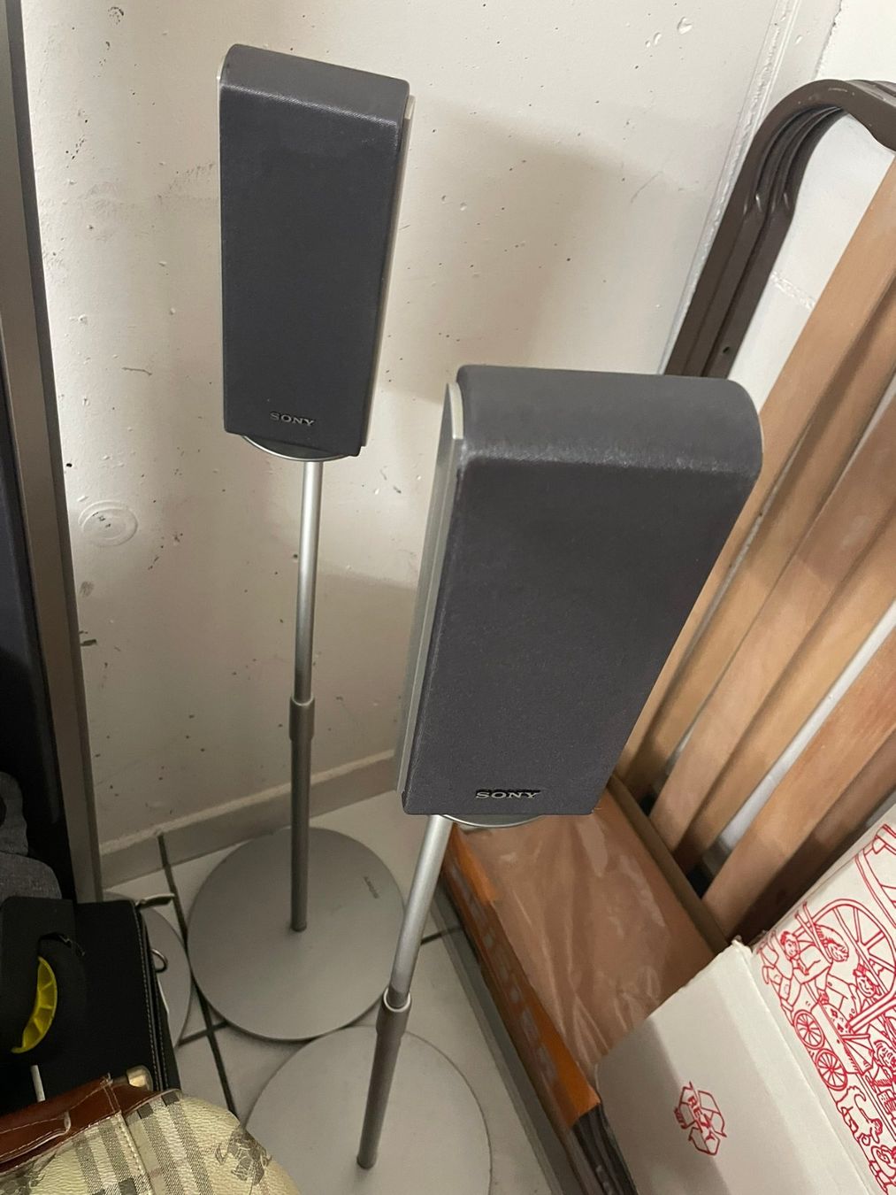 Sony Lautsprecher: 4 Sony Surround Lautsprecher – Gebraucht aus Hochfelden von Kinga69 1