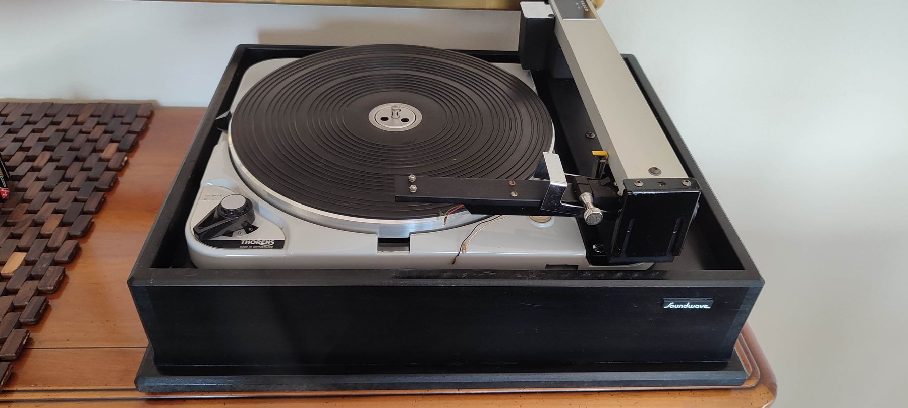 Thorens Giradischi: THORENS TD 124 MIT RABCO SL-8E – Usato da KAPPEL AM ALBIS venduto da ANDBACH
