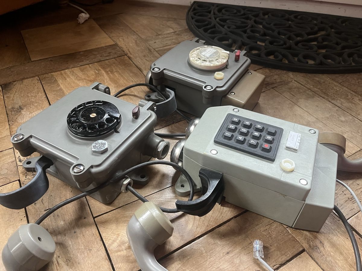 Swisscom Telefone: 3 alte PTT Wandtelefone – Gebraucht aus Wiesenberg von swissantik 6