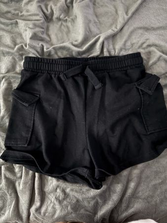 Schwarze Shorts, Grösse 146/152, Top Zustand für Sommer!