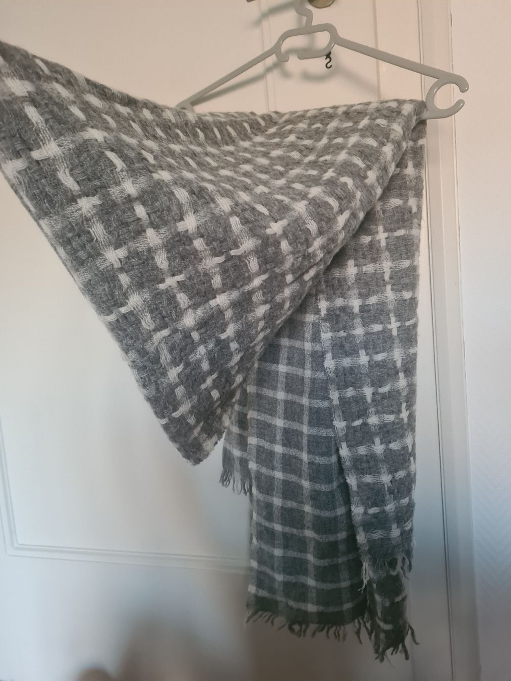 Massimo Dutti Foulard & Sciarpe: Écharpe Massimo Dutti – Nuovo (secondo la descrizione) da Genève venduto da cece22 2