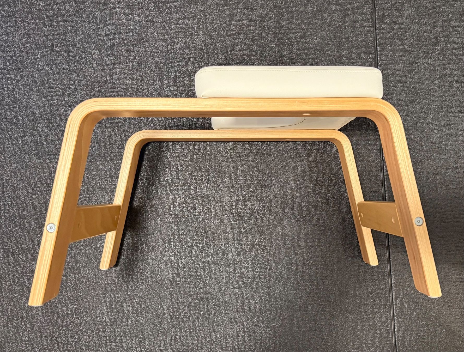 Sgabelli: Kopfstandhocker Feetup – Usato da Rapperswil SG venduto da Neseni 1