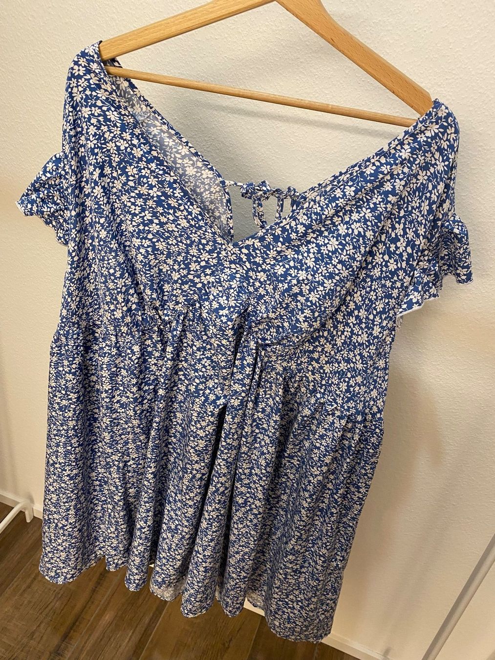 Shein Kleider: Blumenkleid blau / weiss Gr. 54 / 56 – Gebraucht aus Pratteln von a23_j2gs 4