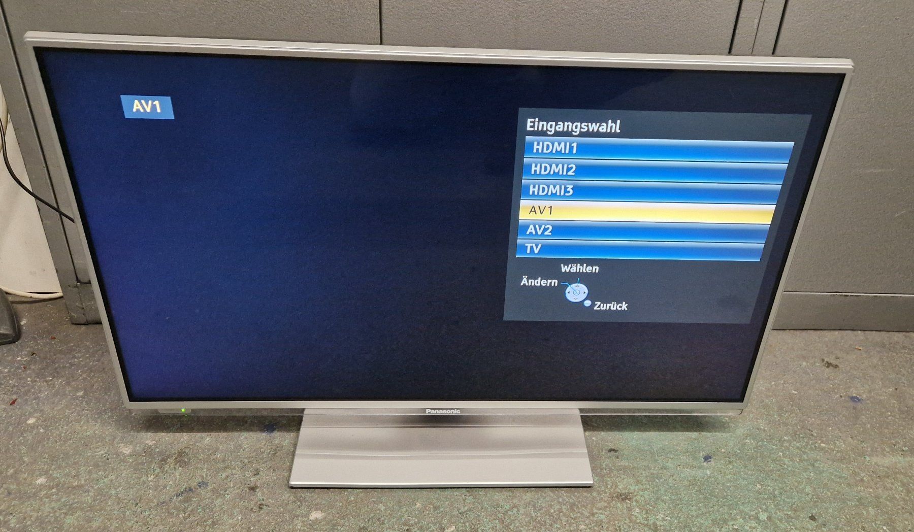 Panasonic Fernseher: PANASONIC FERNSEHER – Gebraucht aus Bilten von Mic2022 1