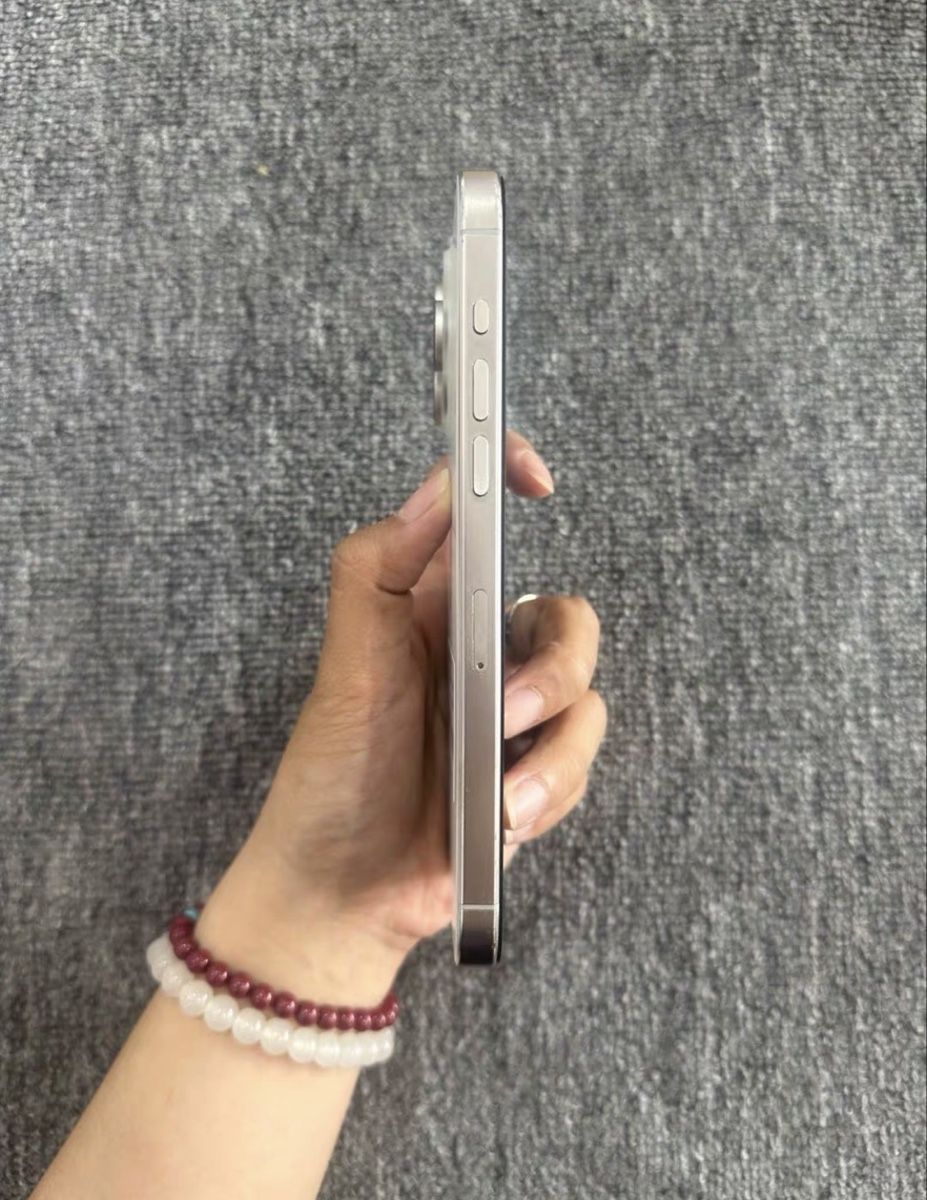 Apple Handys / Smartphones: iPhone Pro Max 256 GB  – Neu (gemäss Beschreibung) aus Yverdon-les-Bains von con_5qmg 2