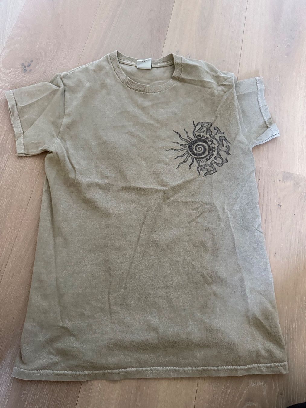 Urban Outfitters T-shirt: Urban Outfitters T-Shirt – Usato da Niederdorf venduto da Grimpe0508