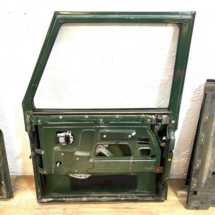 LAND ROVER DEFENDER TD5 3 TÜREN INKL. FENSTER (Gebraucht) in für CHF ...