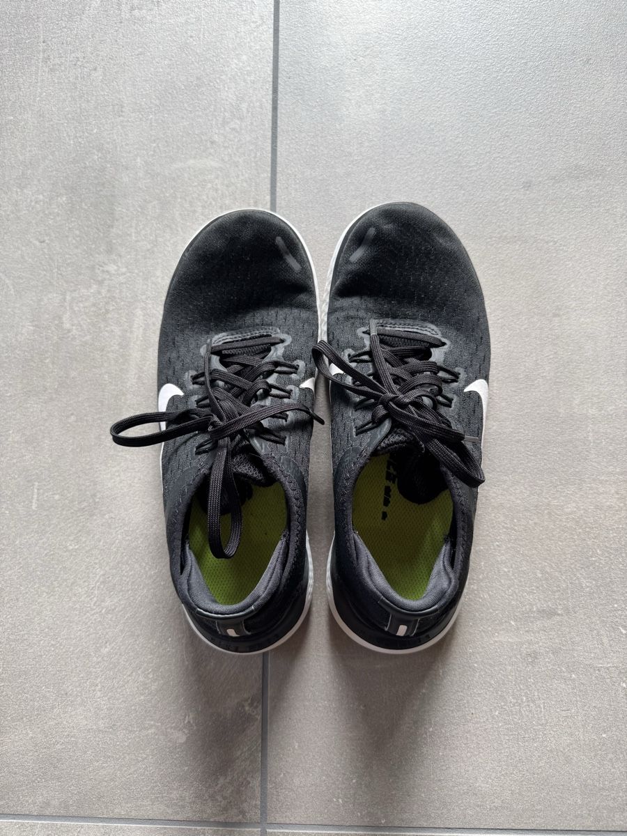 Nike Scarpe da uomo: Sportschuhe – Usato da Gamsen venduto da Le_De