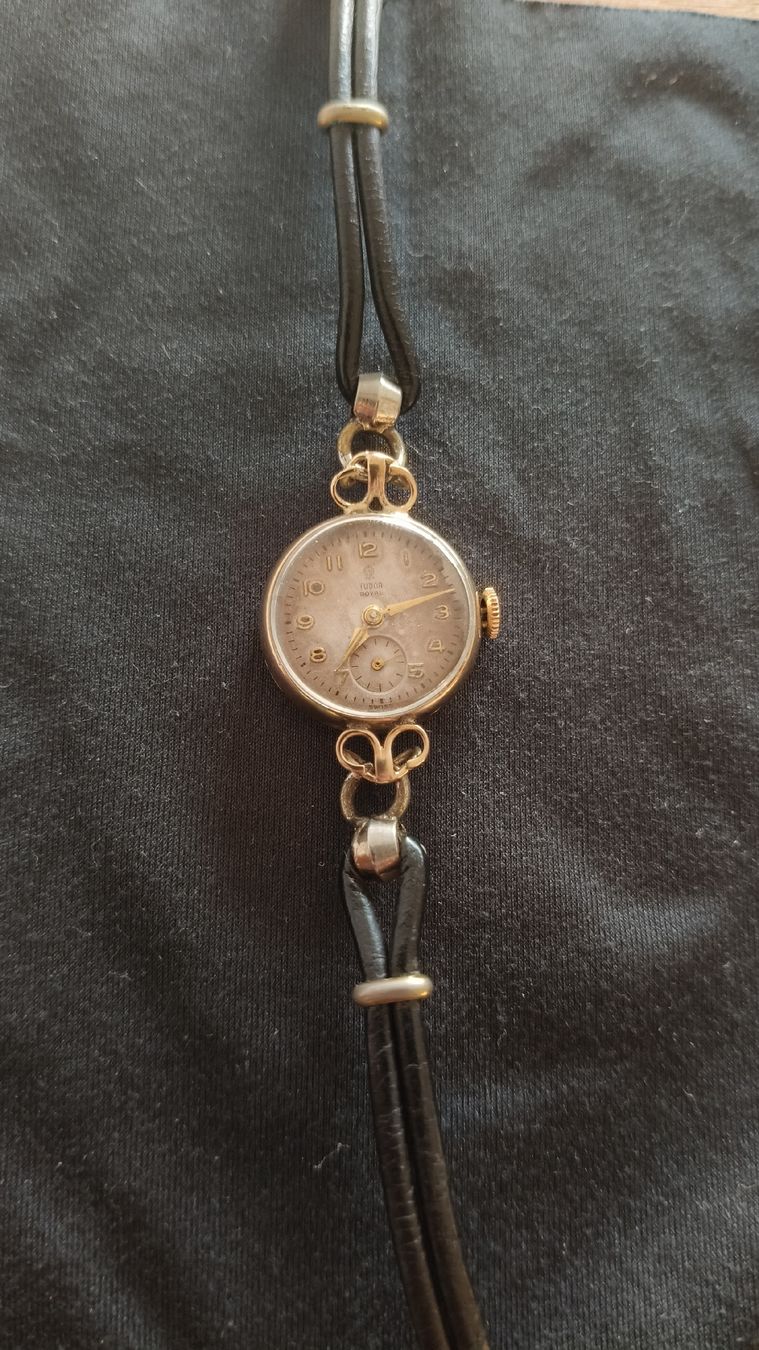 Longines Montres: Tudor royal vintage or 9ct – D'occasion à Yverdon les bains par aaa_w998